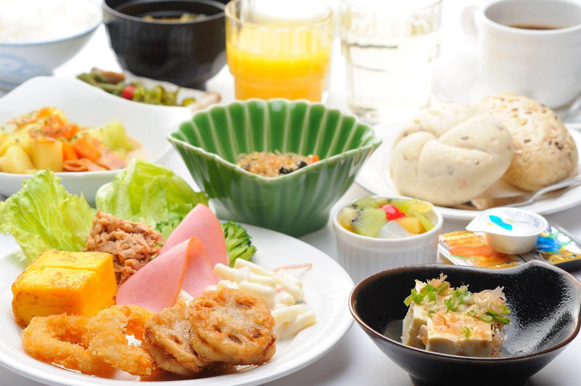 Hotel Route-Inn Oita Ekimae Экстерьер фото